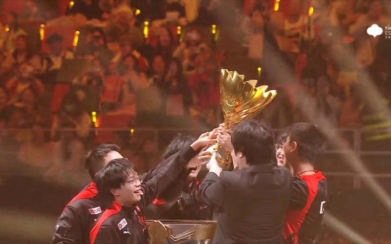 HObbit：加以提升，未来我们或能达到巅峰A队的状态