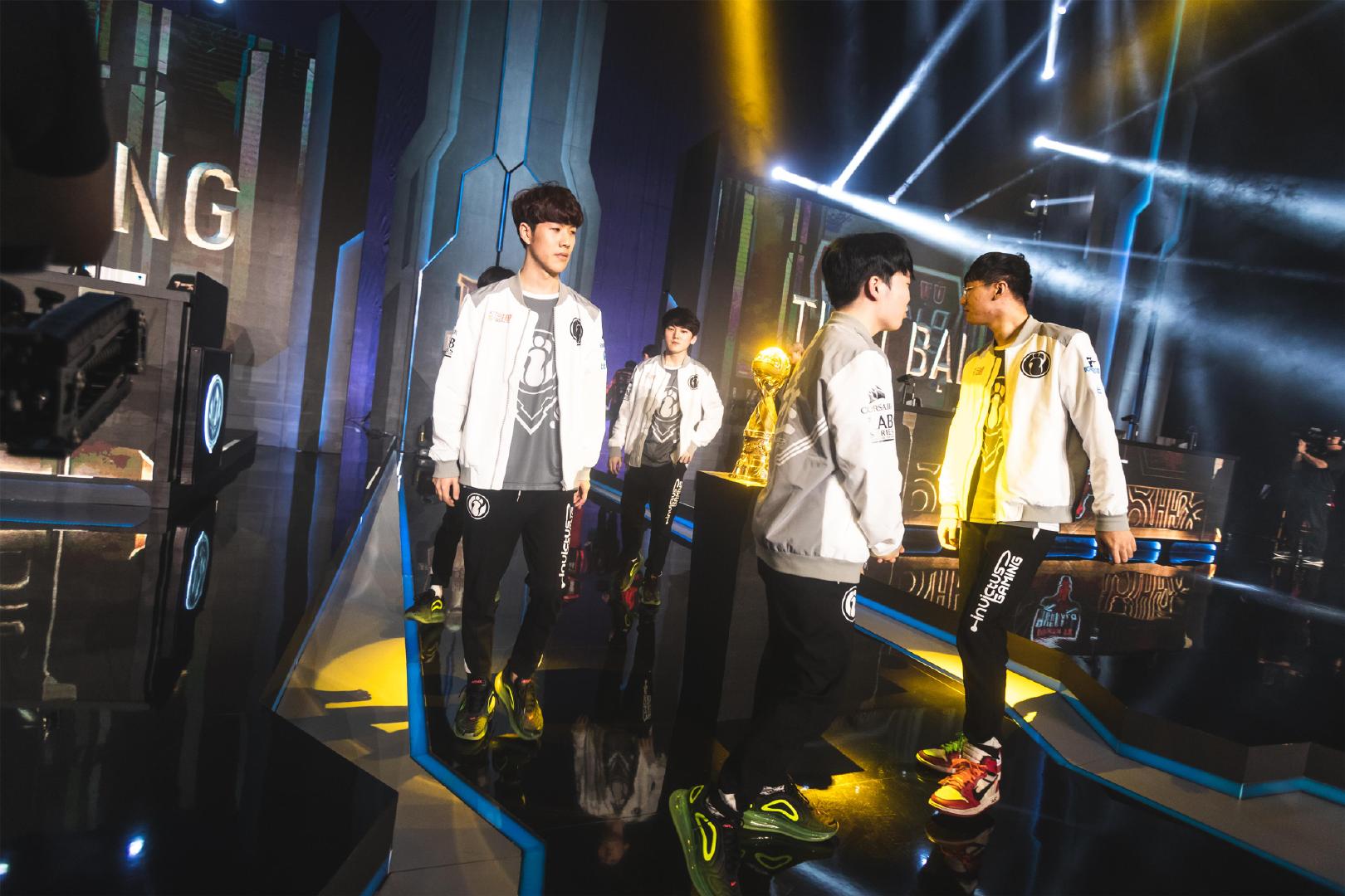 【快讯】曲曲折折，smooya以替补身份加入Movistar Riders